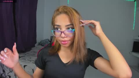 Snapshot of yumi_hanna chatting on May 6, 2026, 7:35 am yumi_hanna online show from May 6, 2026, 7:35 am