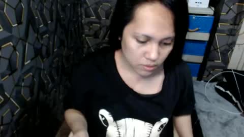 yumi online show from September 14, 2025, 1:32 pm