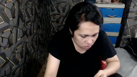 yumi online show from October 13, 2025, 2:33 am