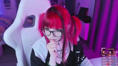 Snapshot of yumi_youkai chatting on November 16, 2025, 8:25 pm Yumi 3 online show from November 16, 2025, 8:25 pm