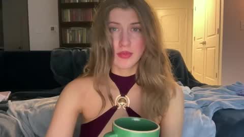 yumiandwolf online show from February 12, 2025, 4:44 am