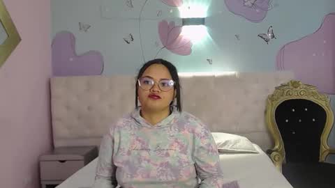 YumiViolet online show from February 4, 2026, 7:53 pm