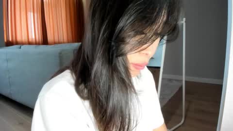 Yumi online show from December 26, 2024, 6:52 am