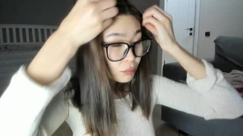 Yumi online show from January 28, 2025, 4:08 pm