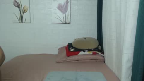 Snapshot of yummy_chesca chatting on February 6, 2025, 12:00 am yummy chesca online show from February 6, 2025, 12:00 am