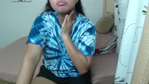 Snapshot of yummy_chesca chatting on February 24, 2025, 12:30 am yummy chesca online show from February 24, 2025, 12:30 am