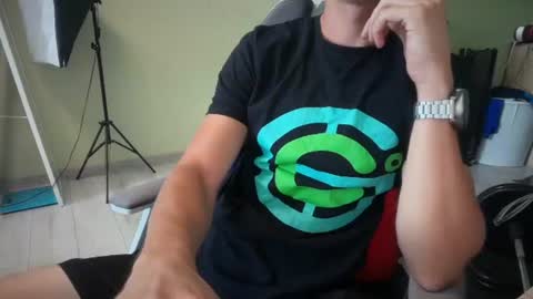 Snapshot of yummyalexxx chatting on July 15, 2026, 9:25 am Alex online show from July 15, 2026, 9:25 am