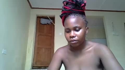 Snapshot of yummychocolate_ chatting on December 8, 2024, 1:25 pm YUMMY online show from December 8, 2024, 1:25 pm