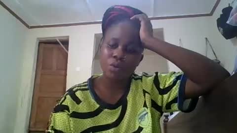 Snapshot of yummychocolate_ chatting on December 10, 2024, 5:50 am YUMMY online show from December 10, 2024, 5:50 am