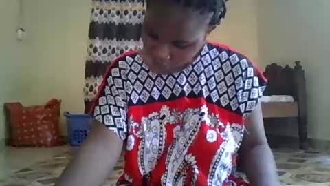 Snapshot of yummychocolate_ chatting on December 20, 2024, 8:49 am YUMMY online show from December 20, 2024, 8:49 am