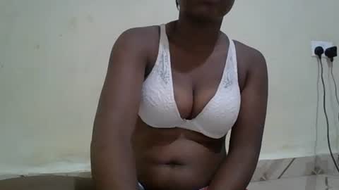 Snapshot of yummychocolate_ chatting on December 21, 2024, 10:40 pm YUMMY online show from December 21, 2024, 10:40 pm