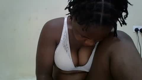 Snapshot of yummychocolate_ chatting on December 22, 2024, 1:45 am YUMMY online show from December 22, 2024, 1:45 am