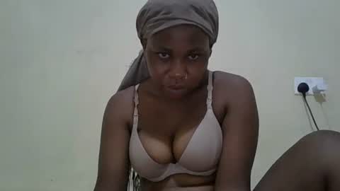 Snapshot of yummychocolate_ chatting on December 27, 2024, 1:32 am YUMMY online show from December 27, 2024, 1:32 am