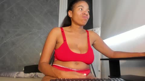 Yummyduo online show from January 28, 2025, 6:07 pm