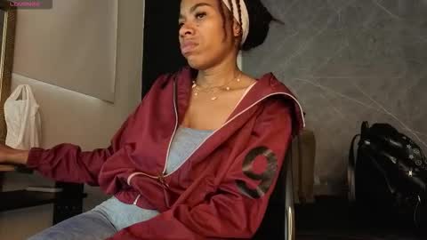 Yummyduo online show from October 27, 2025, 11:47 am