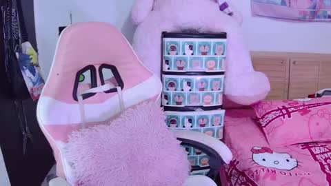 yuna_pink666 online show from January 18, 2025, 11:11 pm