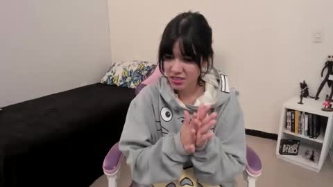 Yuna online show from February 10, 2025, 6:45 pm