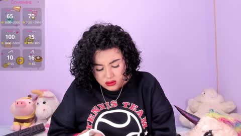 yunahott_ online show from February 4, 2025, 4:26 am