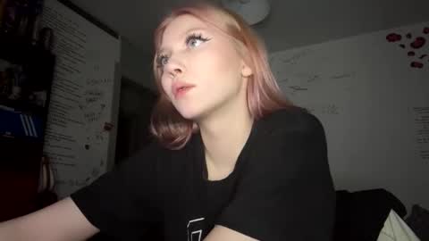 yunarosee online show from January 8, 2026, 4:09 pm