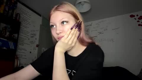 yunarosee online show from January 9, 2026, 9:34 am