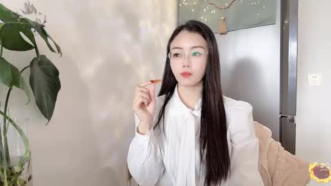 YunEr online show from February 25, 2025, 3:52 am