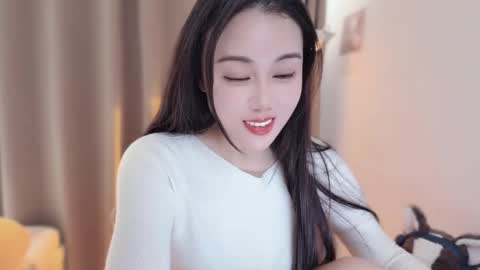 YunEr online show from November 28, 2025, 3:42 am