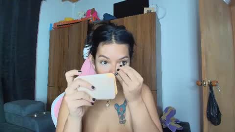 Snapshot of yungelitamor_ chatting on July 15, 2026, 5:02 am ELITA online show from July 15, 2026, 5:02 am