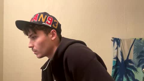 yungstudbev online show from January 10, 2025, 4:33 am