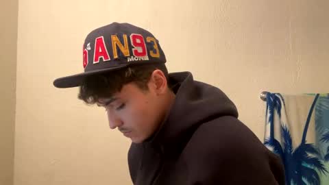 yungstudbev online show from January 13, 2025, 10:36 am