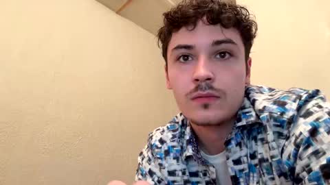 yungstudbev online show from October 7, 2025, 5:32 pm