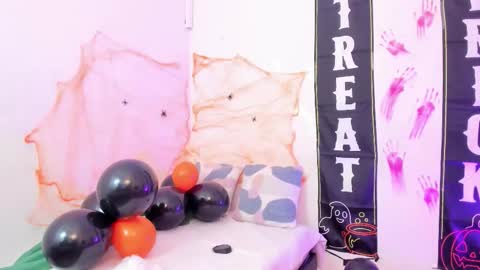 Yunna online show from October 28, 2025, 11:36 am