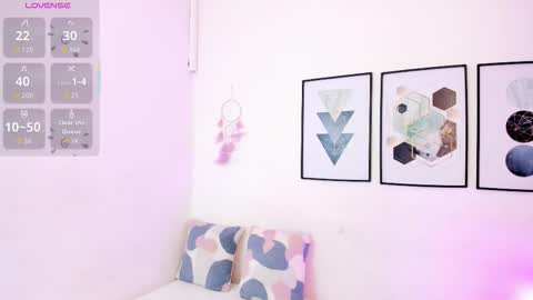 Yunna online show from November 24, 2025, 11:32 am