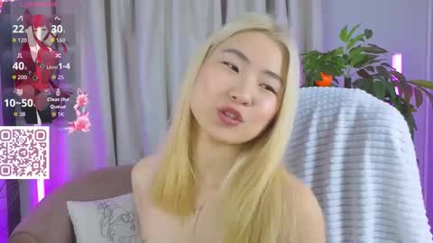 Yunna  online show from March 5, 2026, 1:12 am