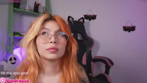 yunorose_ online show from November 10, 2025, 5:28 am