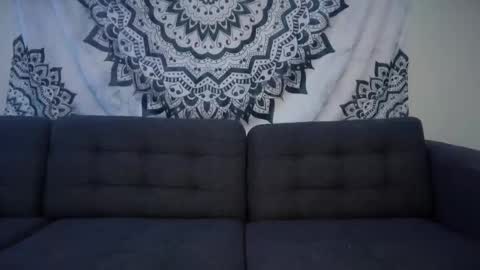 yurdreams_22 online show from December 17, 2025, 3:45 am