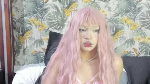 Snapshot of yuri_kay chatting on May 16, 2026, 8:07 pm Yuri Kay online show from May 16, 2026, 8:07 pm