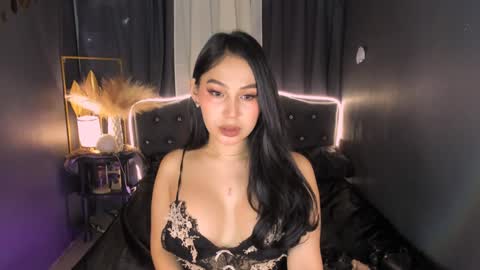 Snapshot of yuriefoster chatting on December 17, 2024, 3:50 am Yurie online show from December 17, 2024, 3:50 am