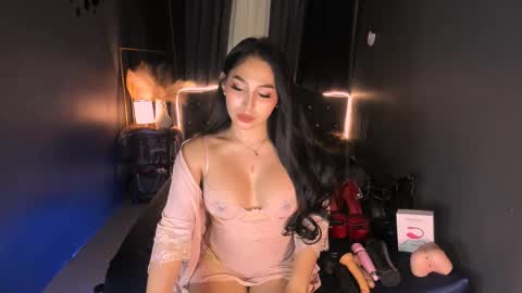 Snapshot of yuriefoster chatting on February 13, 2025, 12:32 pm Yurie online show from February 13, 2025, 12:32 pm
