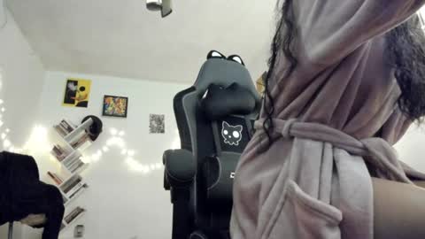 paola online show from January 12, 2025, 10:33 pm