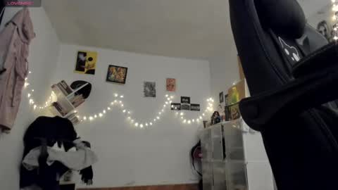 paola online show from February 16, 2025, 11:48 pm