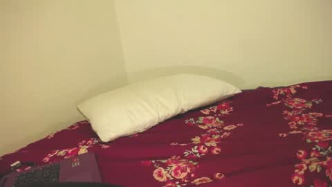 Yuya online show from December 4, 2024, 11:35 pm