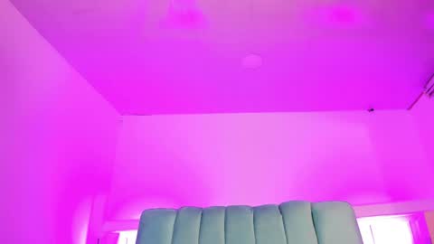 Yu  online show from April 16, 2026, 9:39 pm