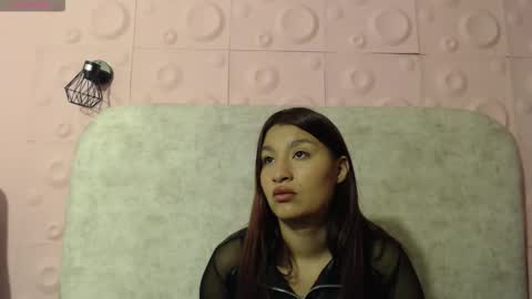 Snapshot of yuyis_15 chatting on January 8, 2026, 11:23 am YUYIS online show from January 8, 2026, 11:23 am