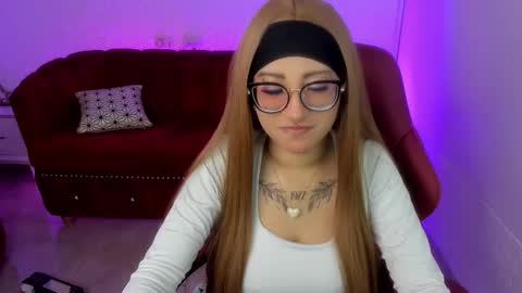 Yuyu  online show from November 25, 2025, 3:34 pm