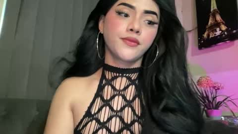 Snapshot of yvonne_guidotti chatting on May 17, 2026, 7:43 pm Miss Cali online show from May 17, 2026, 7:43 pm