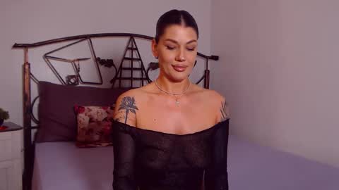 Snapshot of yvonneeverlee chatting on May 28, 2026, 8:50 pm I V Y online show from May 28, 2026, 8:50 pm