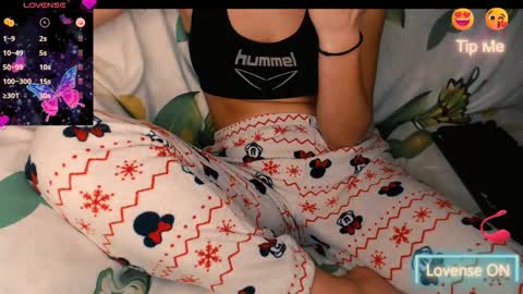 yzza_suave online show from December 2, 2025, 2:45 pm