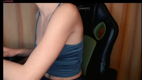 Snapshot of yzza_suave chatting on May 27, 2026, 7:22 pm yzza_suave online show from May 27, 2026, 7:22 pm