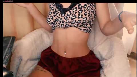 yzza_suave online show from July 10, 2026, 8:29 am