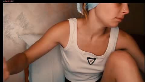 yzza_suave online show from July 29, 2026, 10:02 am